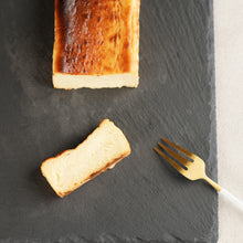 画像をギャラリービューアに読み込む, 大人のバスクチーズケーキ〜URLAR貴腐ワインと鹿児島産はちみつ入り〜【冷凍】