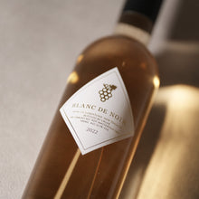 画像をギャラリービューアに読み込む, ピノ・ノワールの果汁から仕上げた希少な白ワイン「BLANC DE NOIR(ブラン・ド・ノワール)」