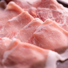 画像をギャラリービューアに読み込む, 【5~6食分】選べるつゆだれ!ゆず胡椒付き。高級かごしま黒豚「黒宝豚」しゃぶしゃぶセット 900g【冷凍】